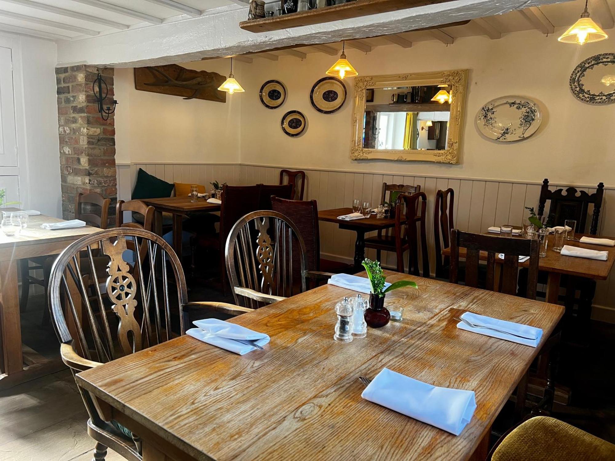 The Lion, Tredington 호텔 쉽스톤온스투어 외부 사진